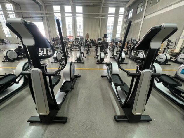 EB-9100 Elliptical Trainer (BRTW Brand) - Image 3